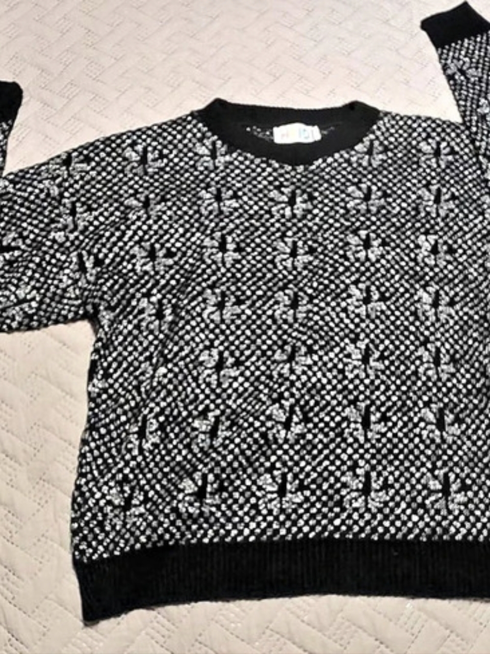 Vintage 80s 90s Heidi Black & Silver Metallic Knit Sweater Made in USA - M